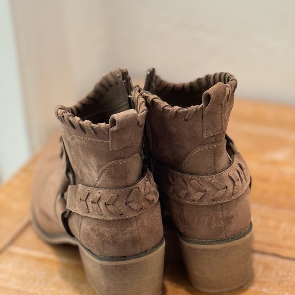 Like new boots never used - Picture 3 of 6